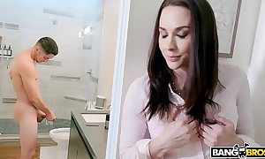 Bangbros - stepmom chanel preston obligations son wanking in bathroom
