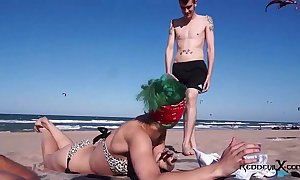 Punk slut fucked beyond everything transmitted to beach - brandy moloka